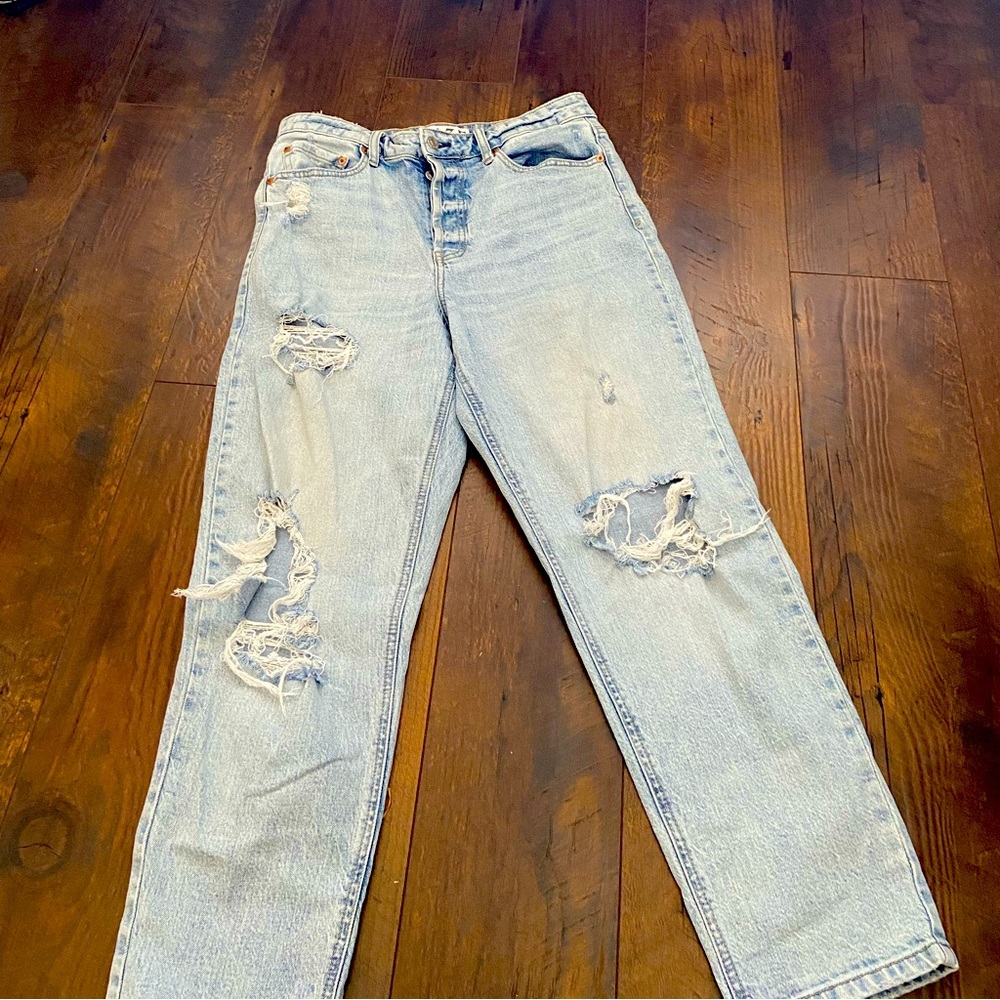 Daze high rise mom jeans wore a few times really cute button up light blue